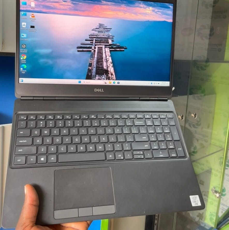 DELL LATITUDE 7550