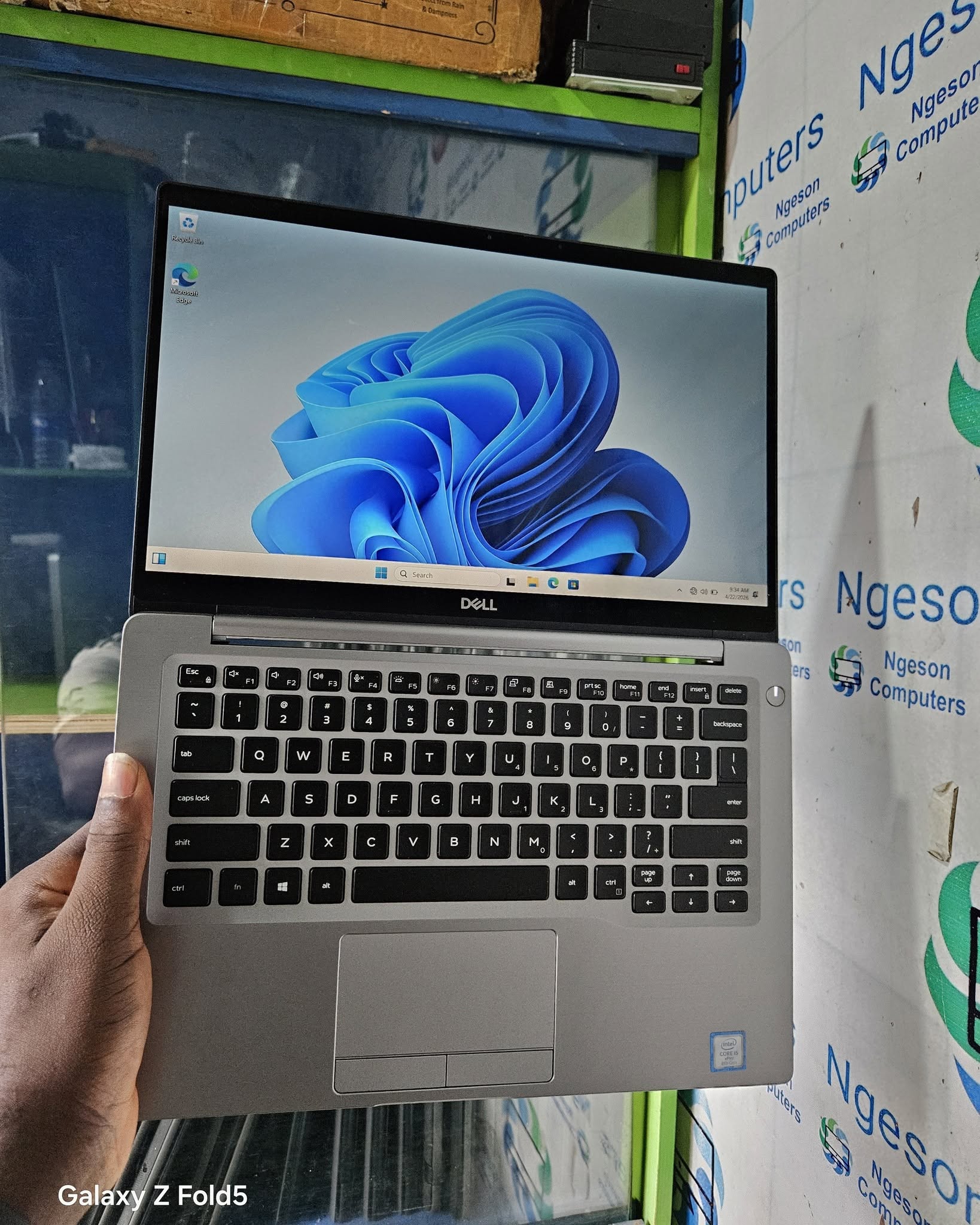 DELL LATITUDE 7400