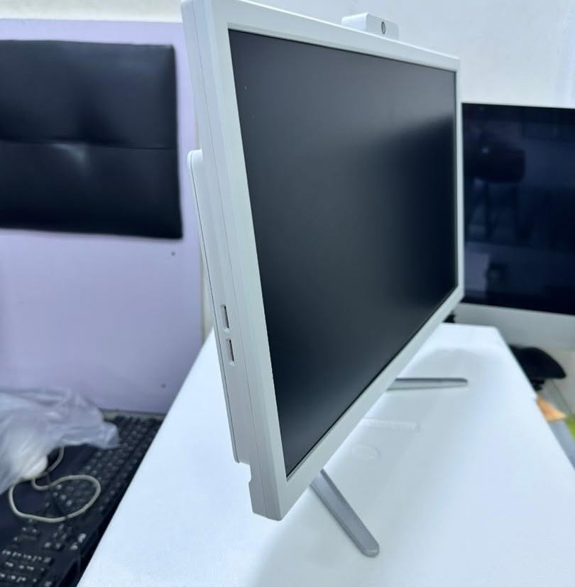 UN BRANDED ALL IN ONE CORE I3 8GB 500HDD