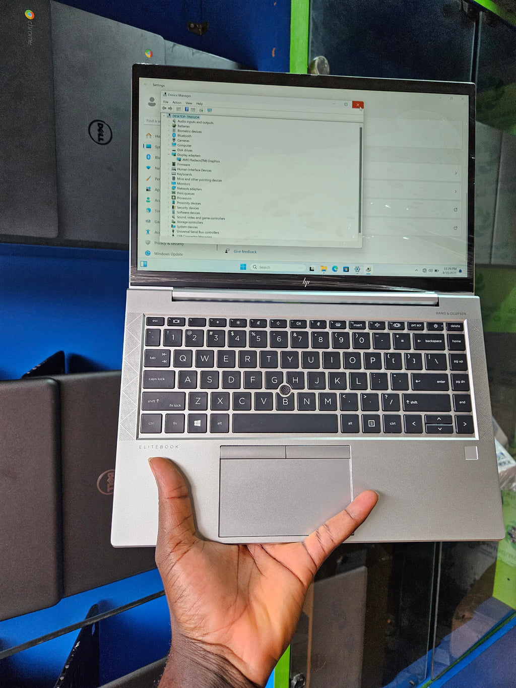 Hp elitebook 845 g8 Ryzen 7 pro 8gb 256SSD touch screen and finger print