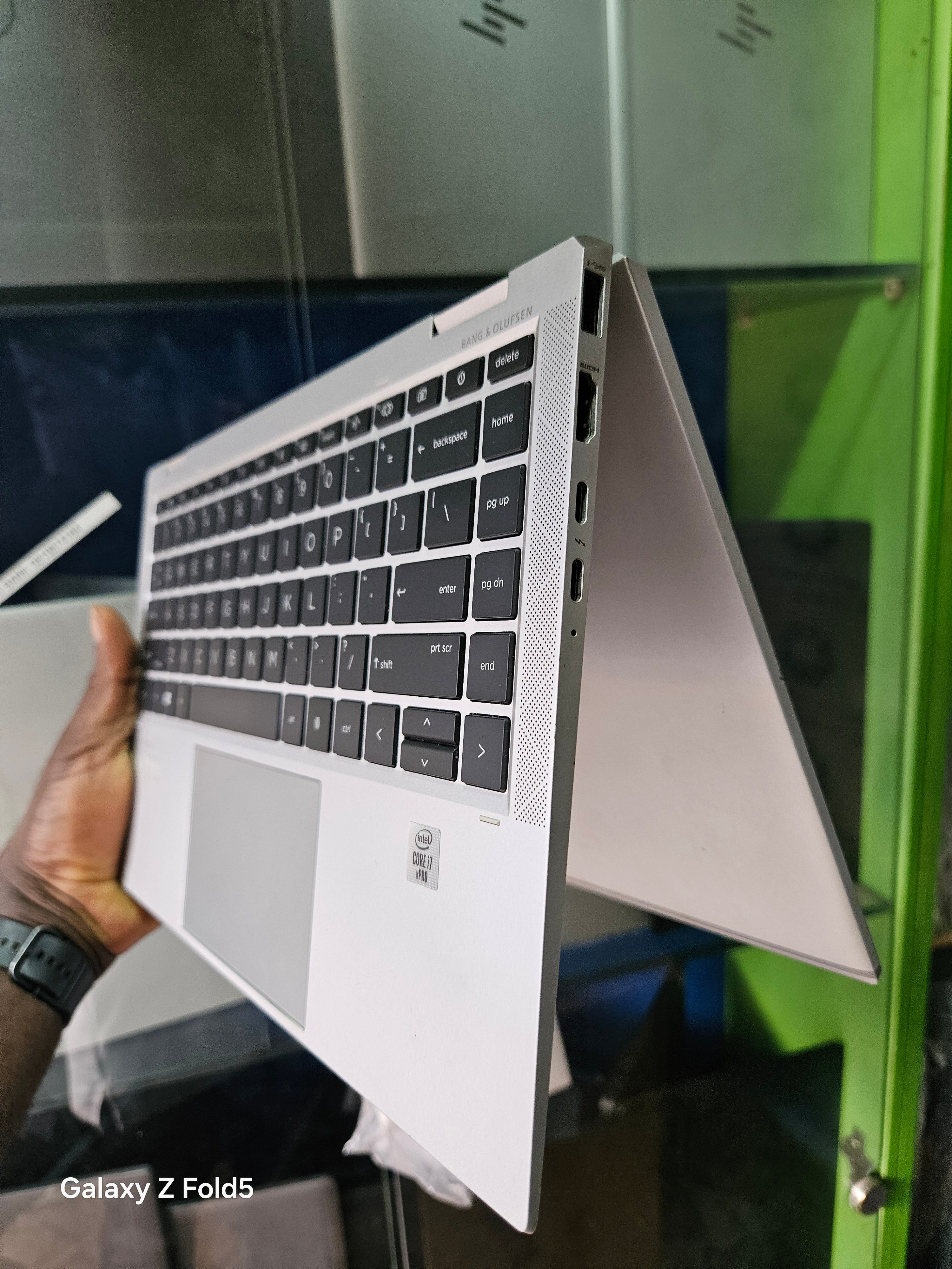 Hp elitebook 1040 g7 core i7 32gb 512ssd x360